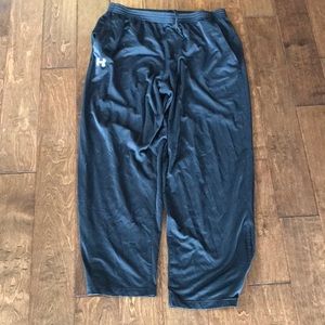 Loose fit men’s black workout pants